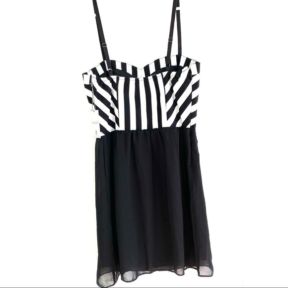 NWT Volcom Women Black and White Mini Spaghetti Straps Dress - Picture 3 of 4